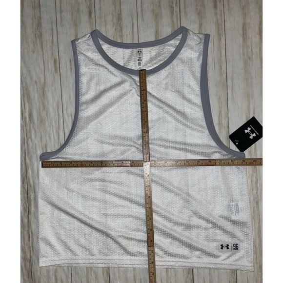 Under Armour Top Size Large - Picture 5 of 6